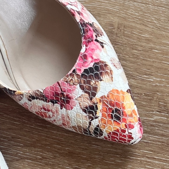 Cole Haan Floral Heels - Sz 9.5 - Picture 6 of 14